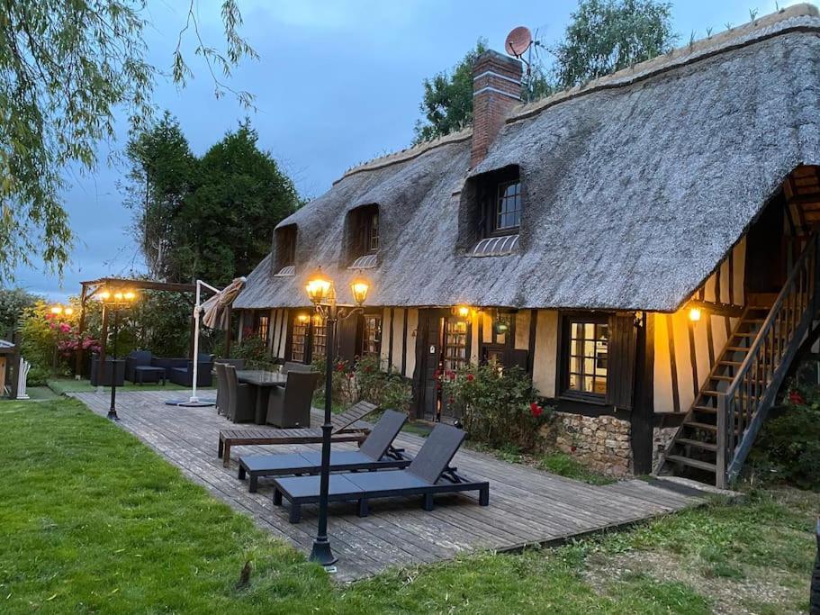 Chaumiere Familiale Weekend & Paisible Ferienhaus Saint-Philbert-sur-Risle